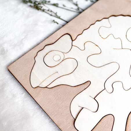 Dvojfarebná drevená montessori vkladačka pre deti 3D puzzle - CHAMELEÓN  TOPOĽ | SENTOP  H014-A