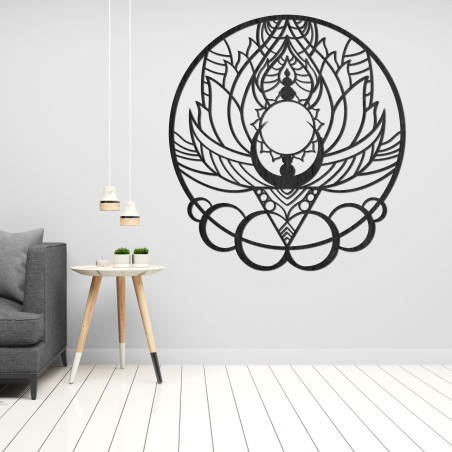 Drevený vyrezaný ornament s motívom kvetu slnka na stenu