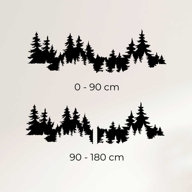 Interiér s drevenou dekoráciou znázorňujúcou hustý les.