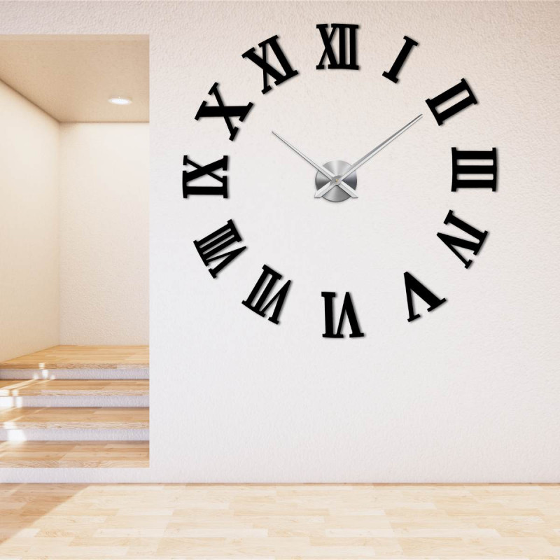 Moderné nástenné hodiny s 3D rímskymi číslicami.