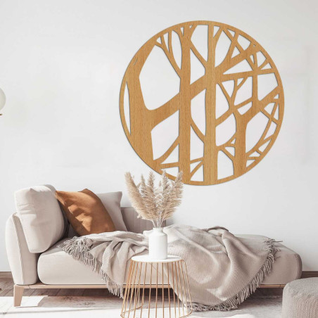 Okrúhla dekorácia z dreva s vyrezávanými vetvami stromu Okrúhla dekorácia z dreva s vyrezávanými vetvami stromu