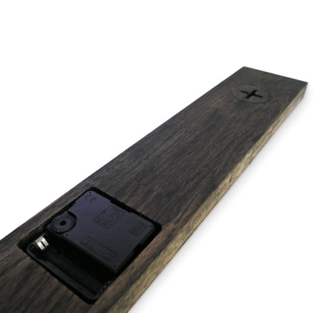 Moderné čierne drevené hodiny na stenu Moderné čierne drevené hodiny na stenu