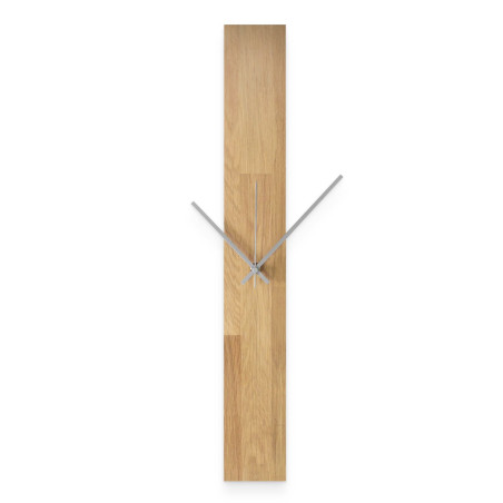 Minimalistické hodiny s dreveným podkladom a čiernymi ručičkami, bez čísel. Minimalistické hodiny s dreveným podkladom a čiernymi ručičkami, bez čísel.