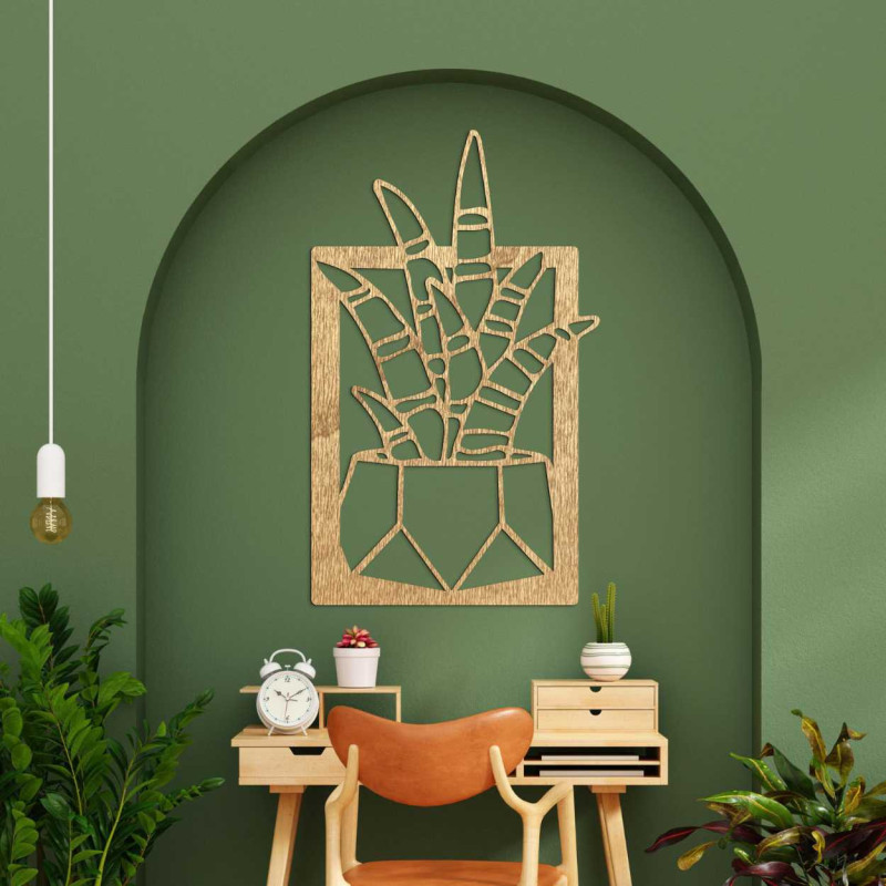 Nástenné hodiny z dreva s kruhovým ciferníkom a čiernymi ručičkami.