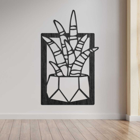 Moderné drevené nástenné hodiny s jednoduchým minimalistickým dizajnom.