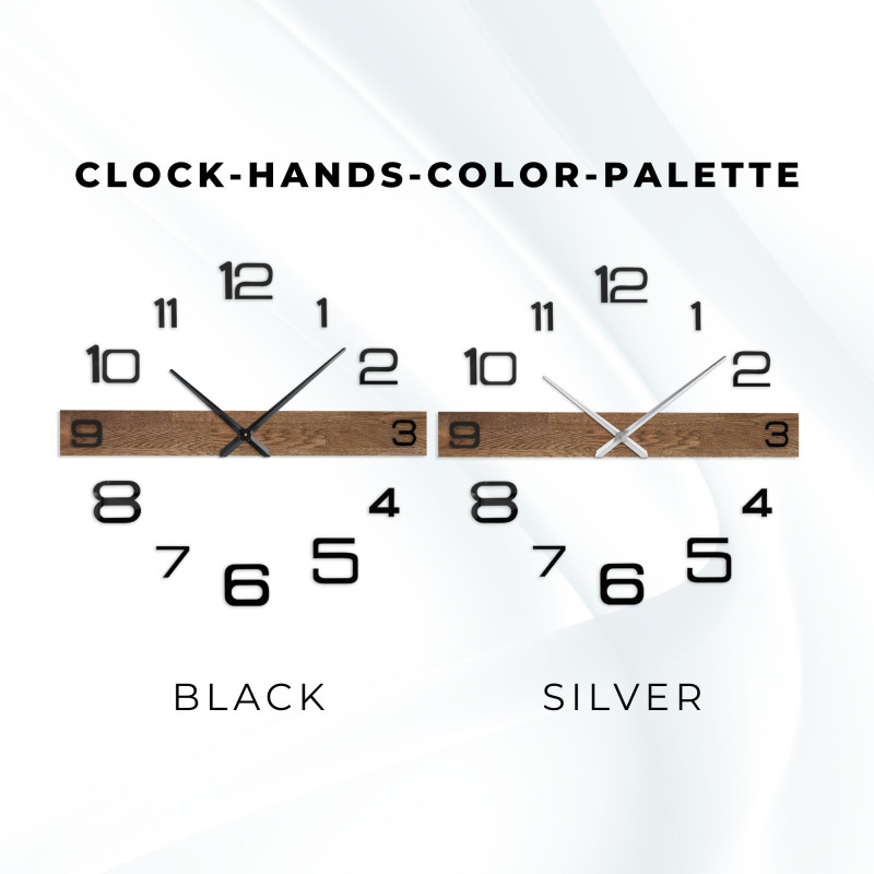 Veľké nástenné hodiny z dreva s výraznými čiernymi ručičkami a oddelenými číslicami.