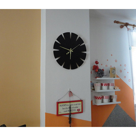 Drevené nástenné hodiny z HDF SPECTRA Drevené nástenné hodiny z HDF SPECTRA